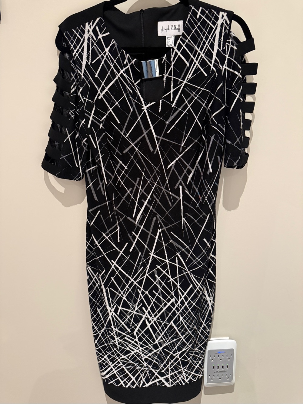 Joseph Ribkoff Black White Abstract Sheath Dress Cutout Sleeve Sz 12